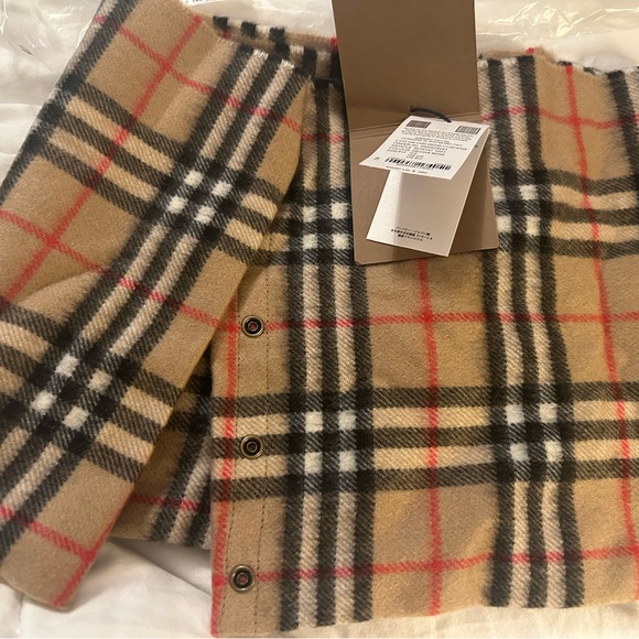 Brand New Burberry Snood Cashmere Authentic Scarf - Picture 2 of 2